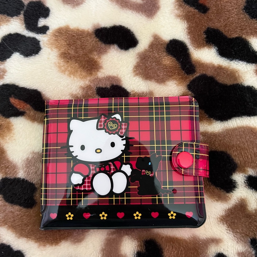 Hello kitty poodle wallet